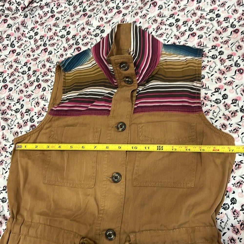 ARIAT WOMEN'S FIRST RODEO UPDATE VEST - Picture 4 of 9